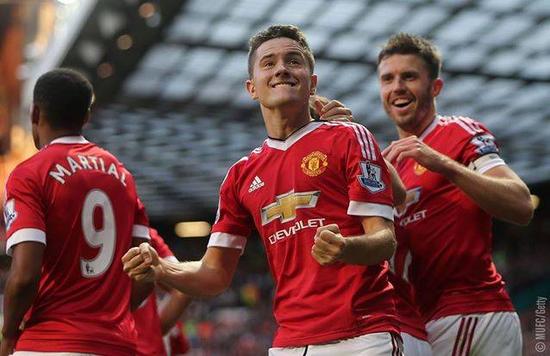 足球记者斯 足球记者斯